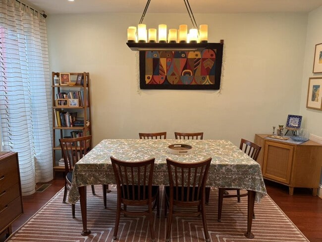Foto del edificio - 908 11th St NE