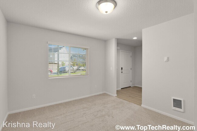 Building Photo - 3 br, 2.5 bath House - 17255 NW Trillium St