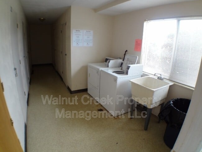 Foto del edificio - 2104 Tower Blvd