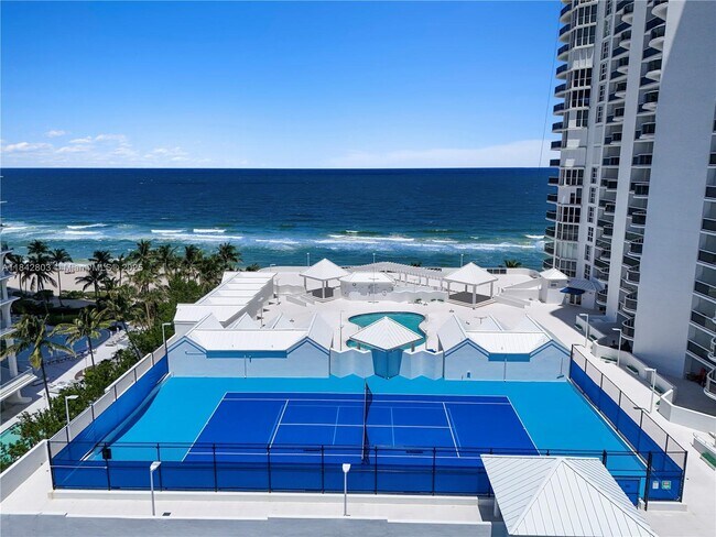 Foto del edificio - 16711 Collins Ave
