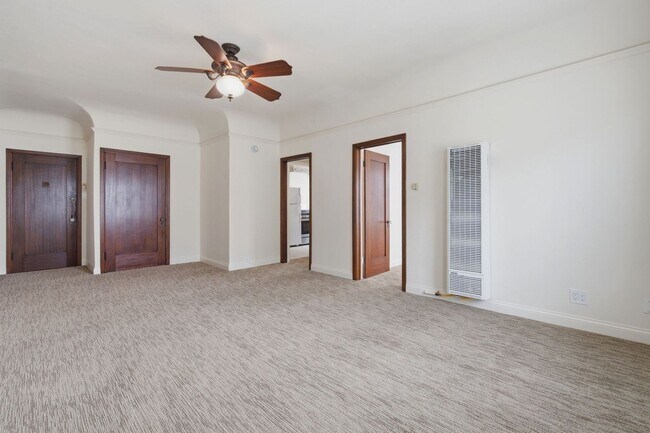 Foto del edificio - 1530 Miramar Dr