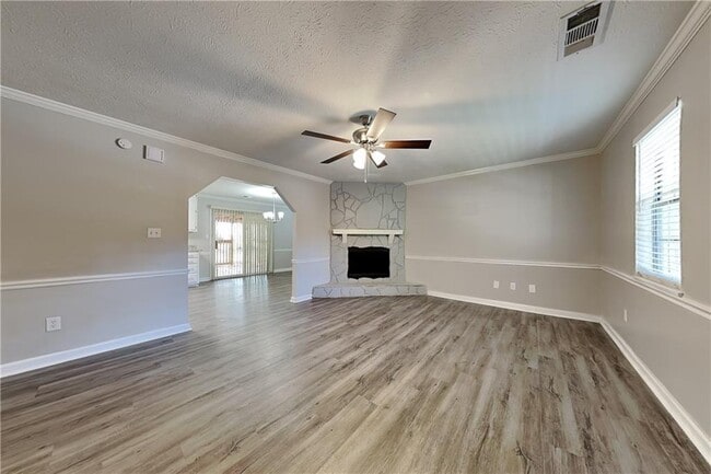 Building Photo - 7116 Stonecreek Dr