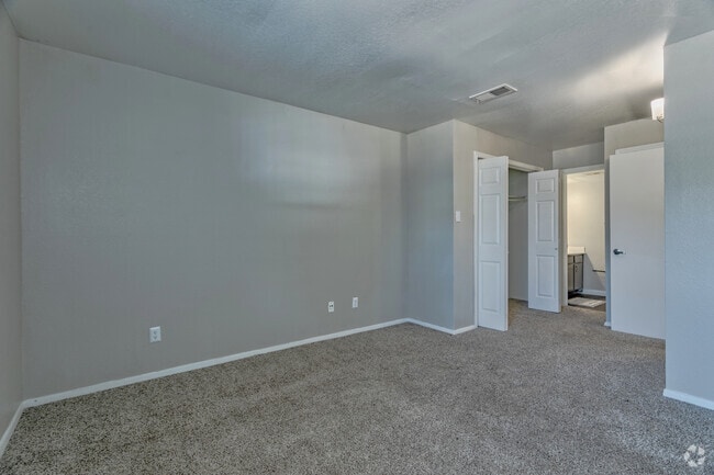 1BR, 1BA - 720 SF - Bedroom - Maxwell Apartments