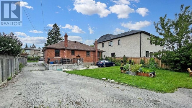 Building Photo - 139 Ranee Ave