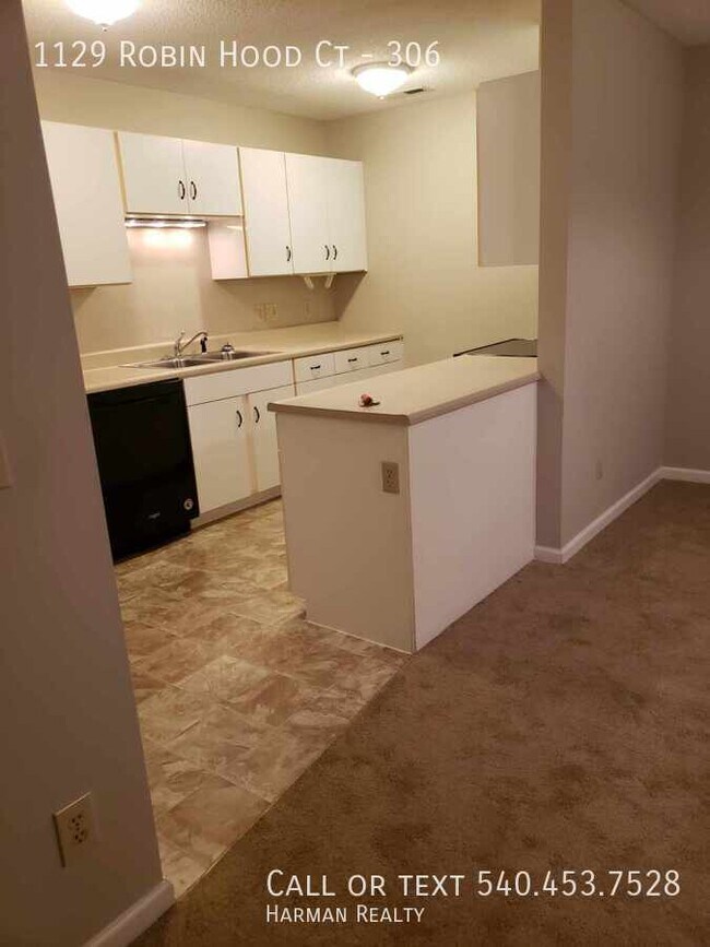 Foto del edificio - 1129 Robin Hood Ct