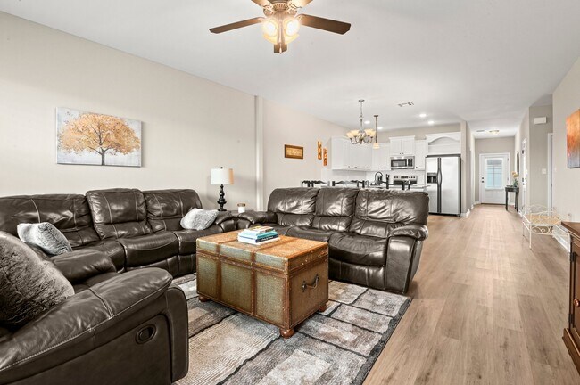 Building Photo - 17457 Berkshire Dr