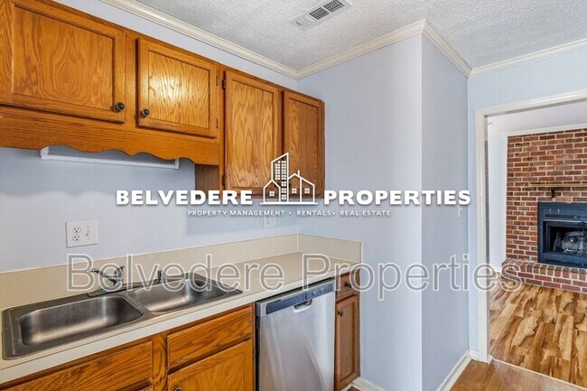 Foto del edificio - 327 Mar-Don Hills Ct