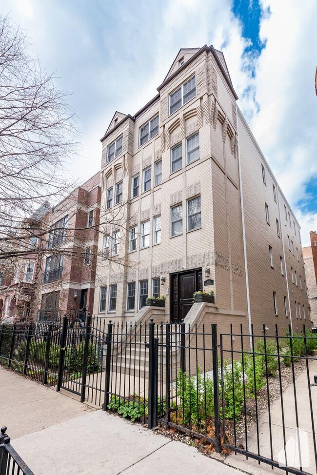 Building Photo - 2 bedroom in Chicago IL 60657