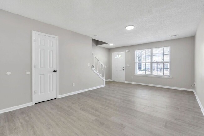 Foto del edificio - *Amazing Lease Offers* 2 Bedroom, 1.5 Bathroom Townhome – Granite Counters & Open Floor Plan $127...