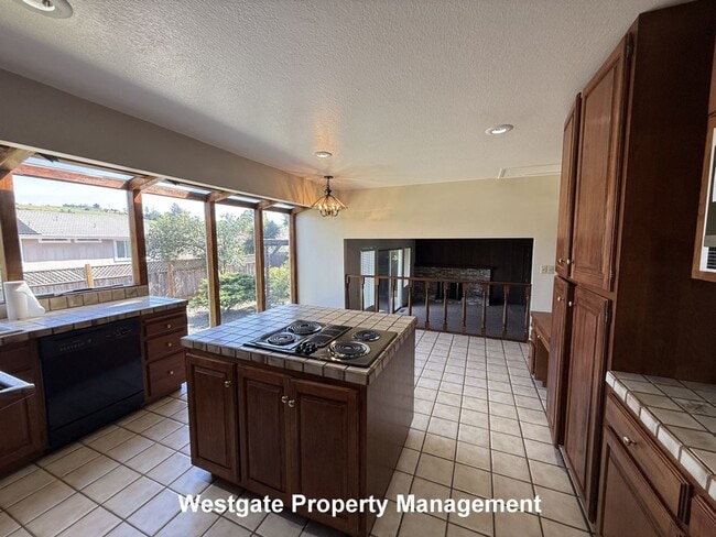 Foto del edificio - 328 Smith Dr