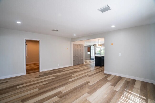 Foto del edificio - 10720 Oregon Ave