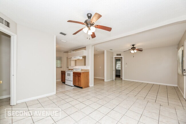 Foto del edificio - 4157 McMillan Cir