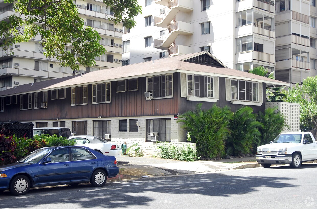 Building Photo - 423 Kaiolu St