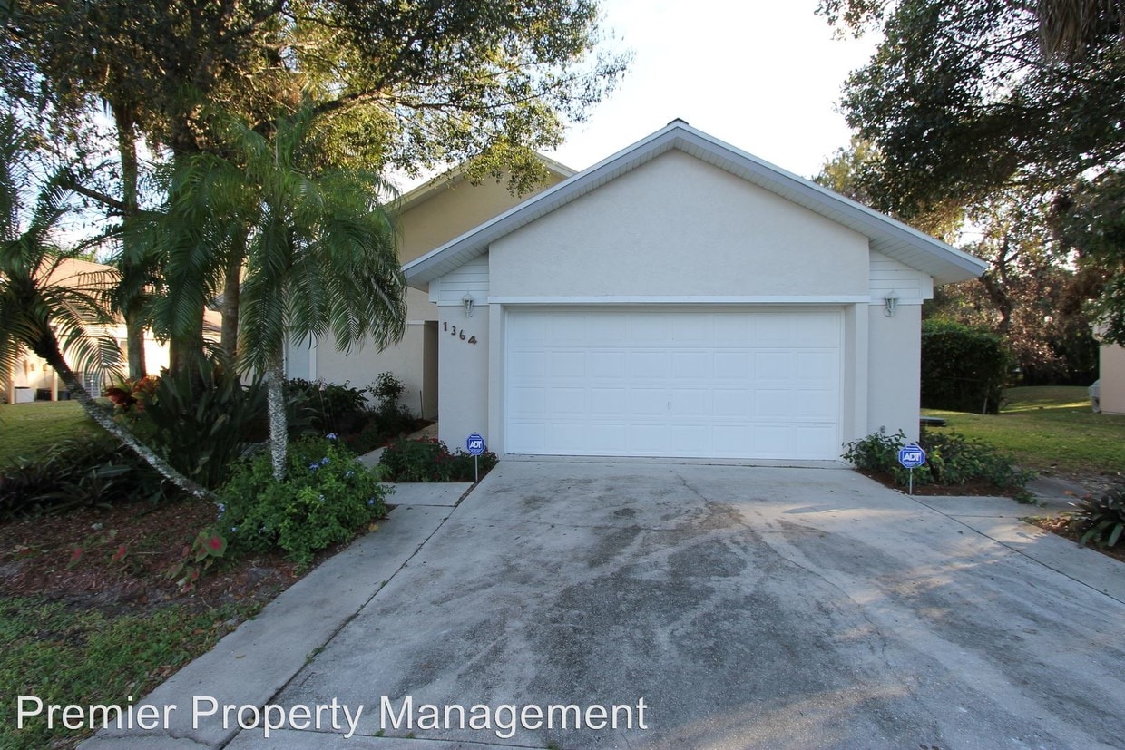 Primary Photo - 1364 Cypress Woods Dr