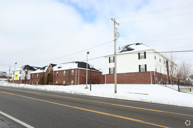 Building Photo - Campus Village Flint