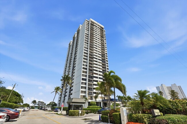 Building Photo - 5600 N Flagler Dr