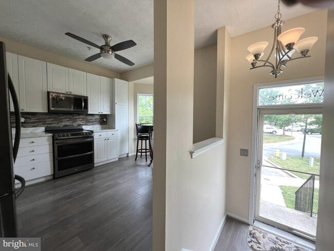 Building Photo - 7804 Creek Shore Way