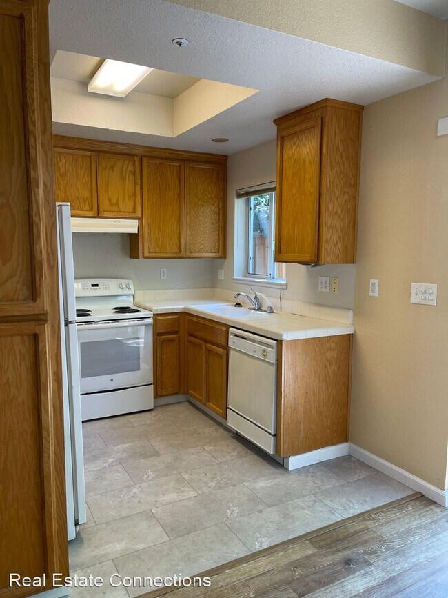 Building Photo - 4175 Renaissance Dr