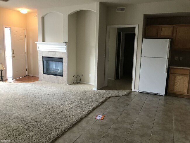 Foto del edificio - 2 br, 2 bath Condo - 22920 E Roxbury Dr