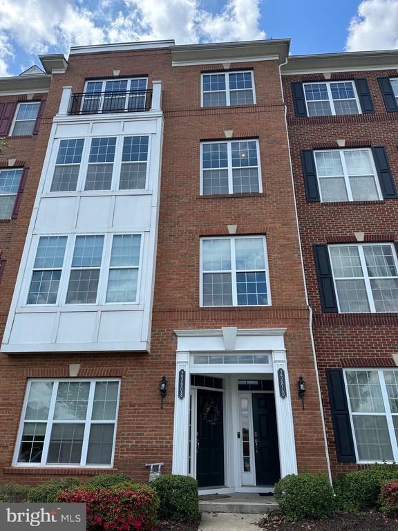 Foto del edificio - 23810 Hopewell Manor Terrace