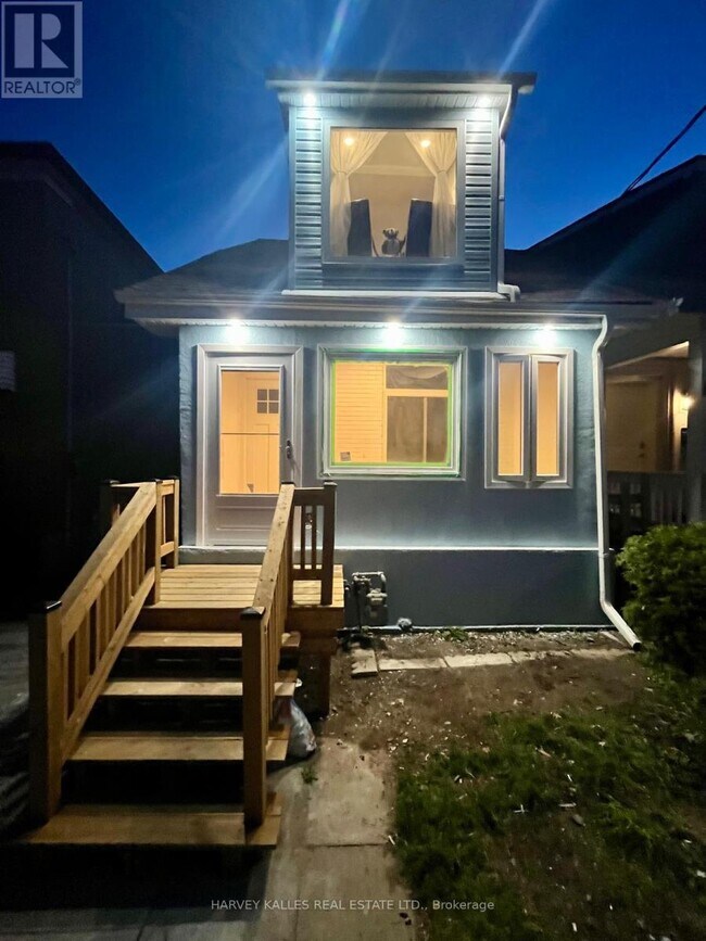 Building Photo - 26 Leyton Ave
