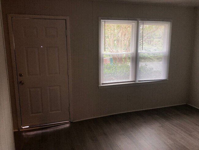 Foto del edificio - Azalea Apartments