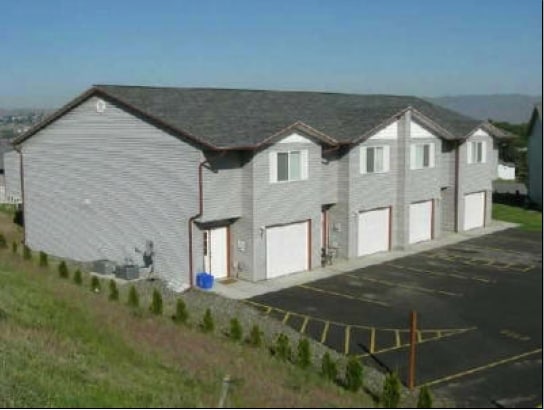Primary Photo - 2518 Valley View Ct