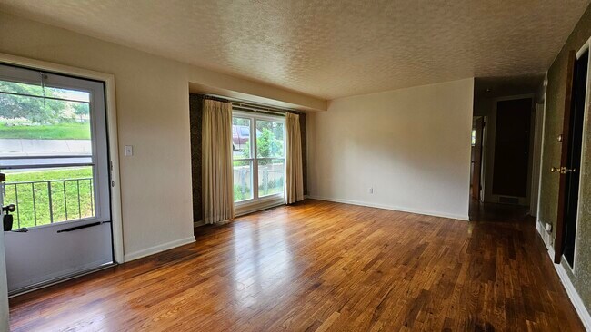 Foto del edificio - 724 W Washington St