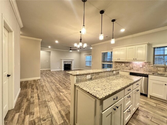 Building Photo - 597 Quartz Wy