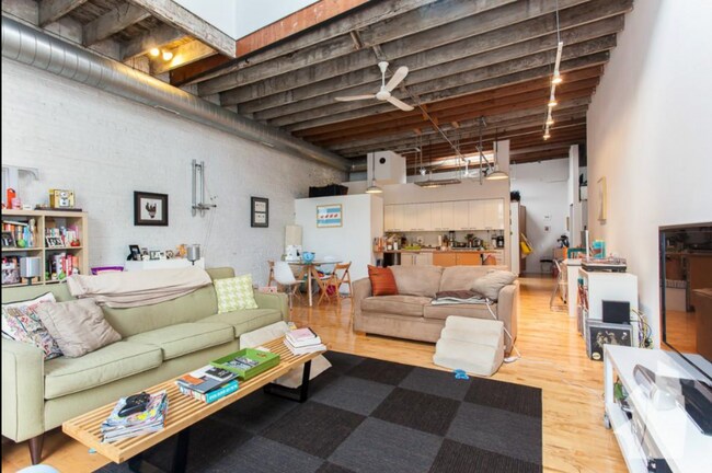 Foto del edificio - 3827 N Ravenswood Ave