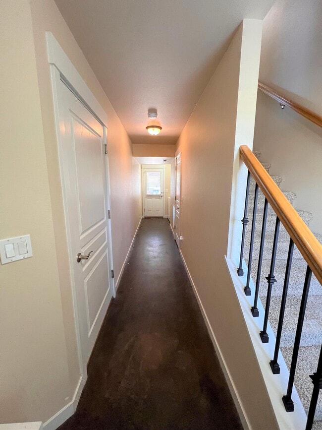 Building Photo - 8861 W Pine Valley Ln
