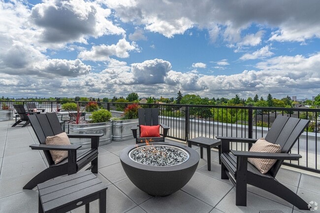 Interior Photo - Paceline