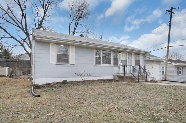 Building Photo - COMING SOON!! Charming 3-Bedroom Home in a...