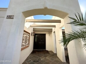 Building Photo - 8601 E Irish Hunter Trail