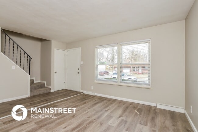 Building Photo - 800 Tyson Dr