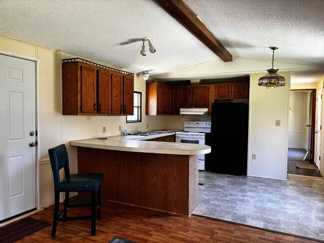 Foto del edificio - 499 Tanzman Rd