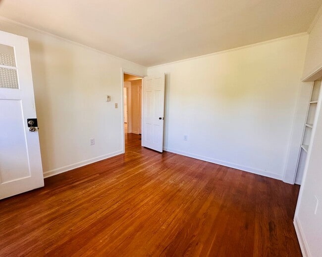 Foto del edificio - 2 Bedroom, 1 Bath Apartment off South Main
