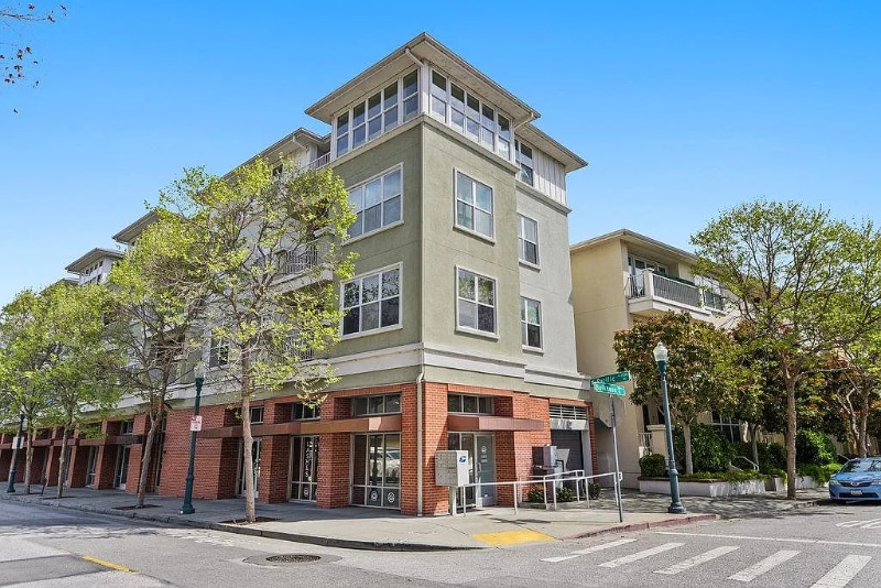Primary Photo - 2030 N Pacific Ave