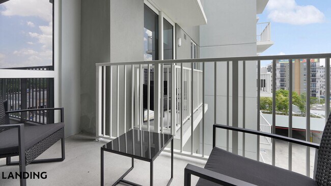 Foto del edificio - 1025 E 25th St