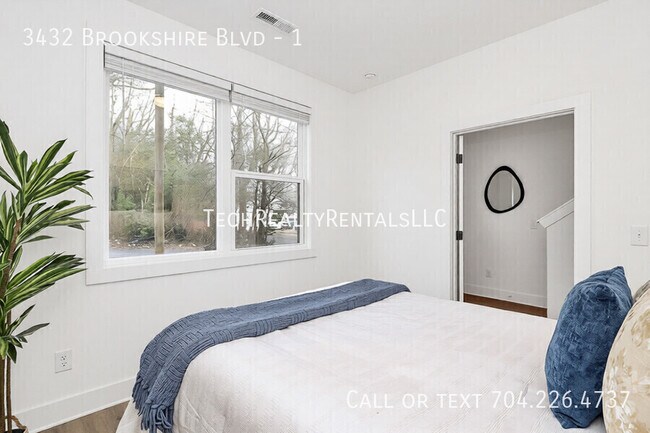 Building Photo - 3432 Brookshire Blvd