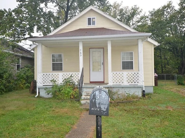 Primary Photo - 163 Drexel Ave