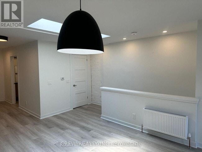 Building Photo - 1007 Kingston Rd