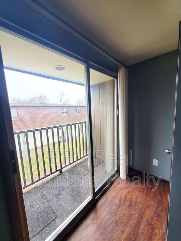 Building Photo - 5689 Ironwood Ct