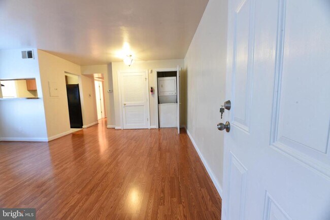 Building Photo - 709 Brandywine St SE