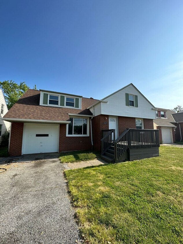 14221 Cedar Rd, South Euclid, OH 44121 Townhome Rentals in South