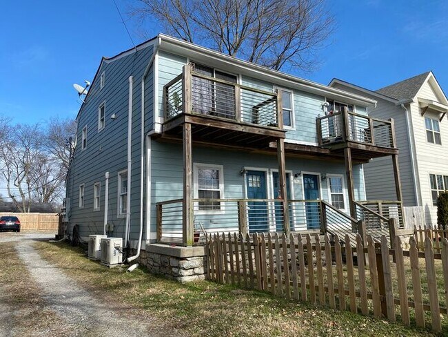 Building Photo - Cozy Studio in the Heart of East Nashville!