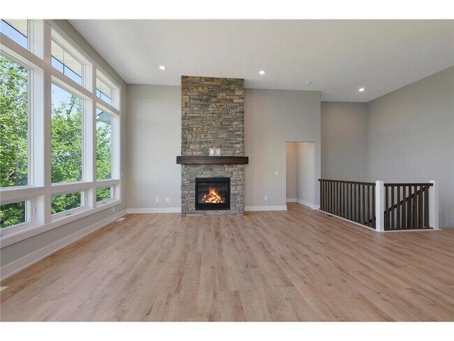 Building Photo - 9015 Jade Cir N