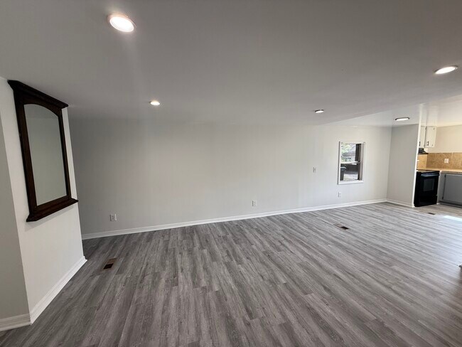 Foto del edificio - 18312 Hollister Rd