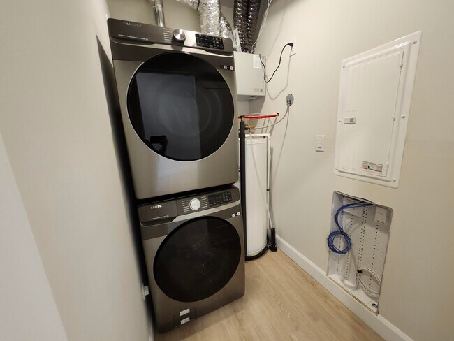 Photo du bâtiment - 180 Hillsborough Rd