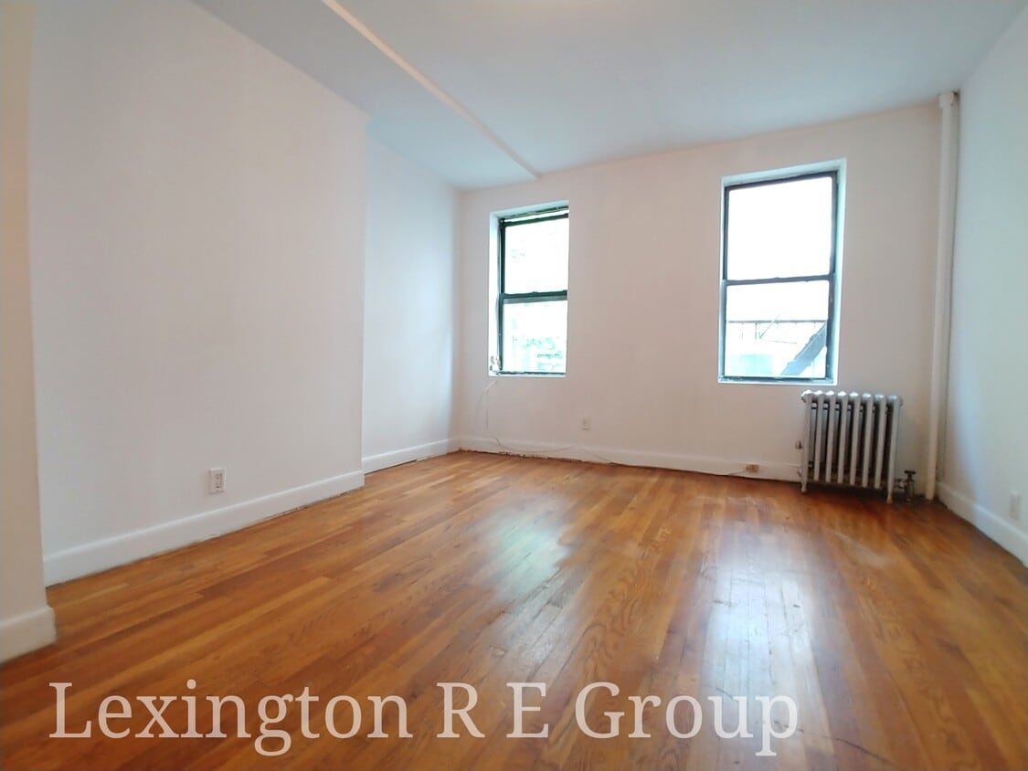 Primary Photo - 422 W 56th St